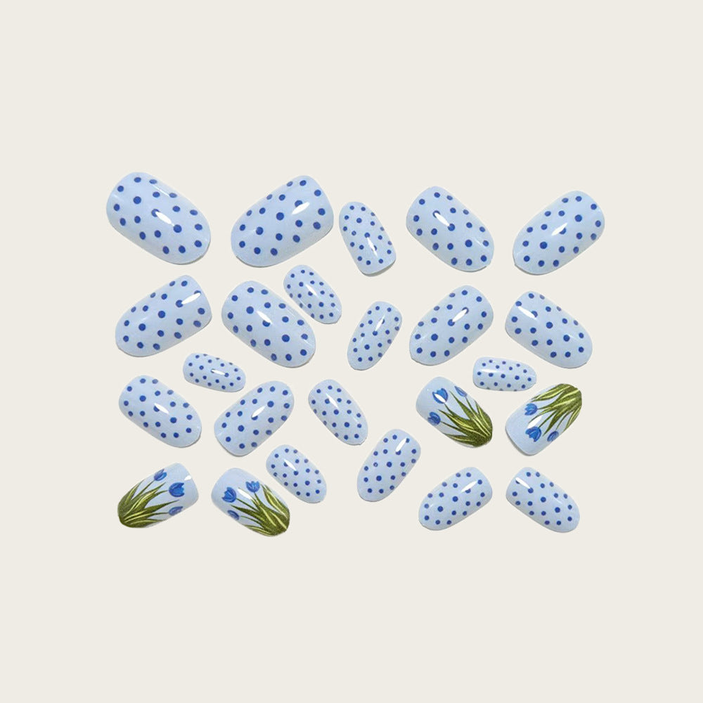 Artificial Nails in the Stylish Blue Flower Design Stornfield