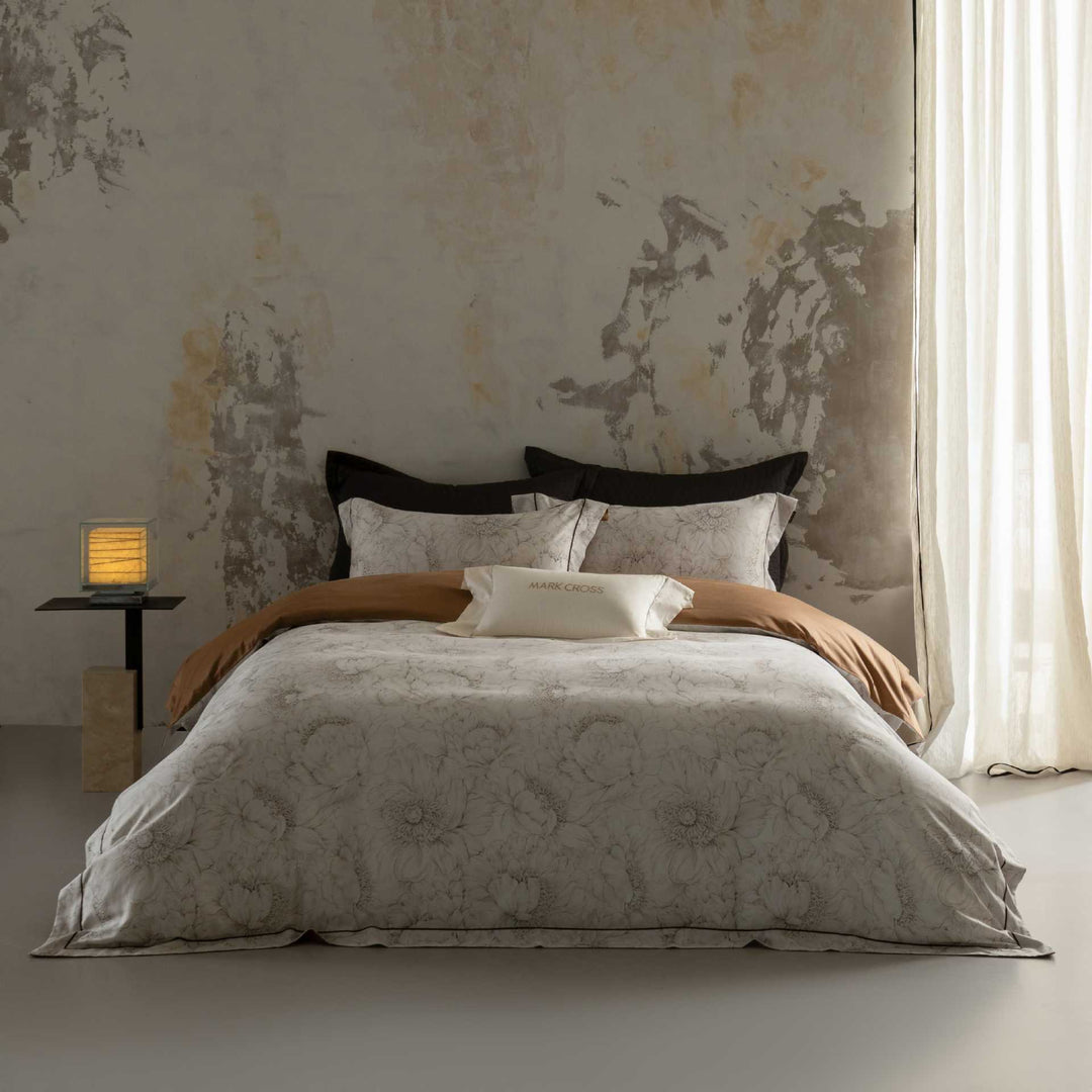 Bed linen set with subtle leaf and feather jacquard made of cotton percale