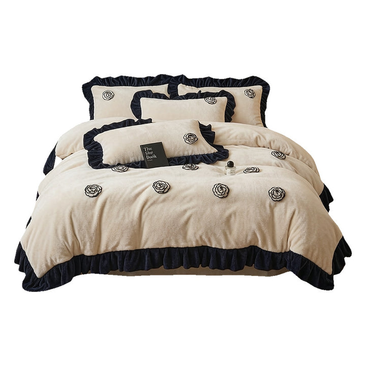 Elegant Floral Motif Plush Blanket