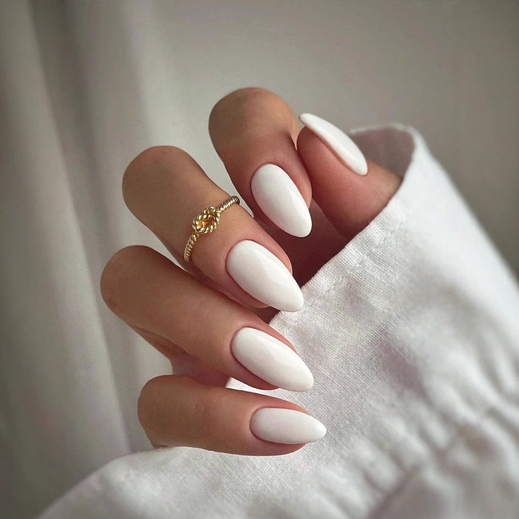 Artificial nail set with elegant stiletto shape Stornfield