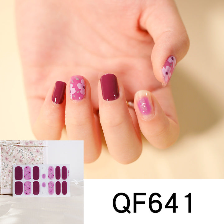 Artificial nail design with heart motif Stornfield