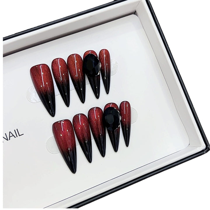 Artistic Gothic-Inspired Press-On Nail Set Stornfield