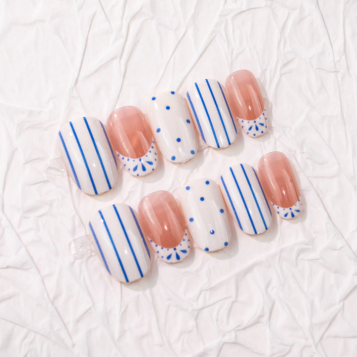 Elegant Artistic Press-On Nail Set with Geometric Patterns Stornfield