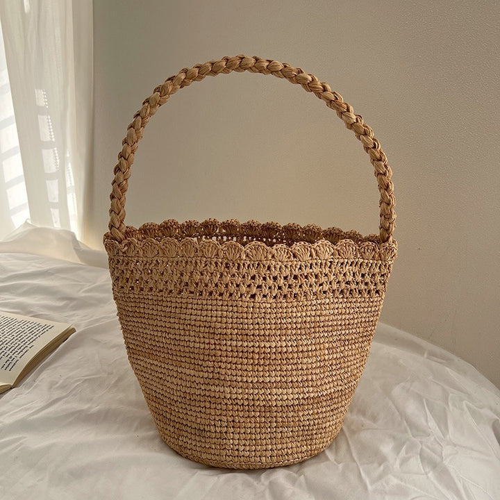 Handcrafted straw bag with geometric pattern Stornfield