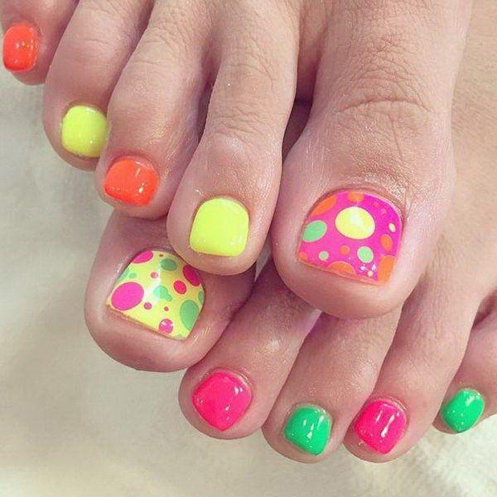 Elegant toenail art Stornfield