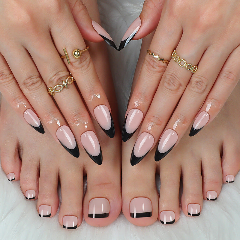 Stylish Press-On Nail Art Set with Elegant Design Stornfield