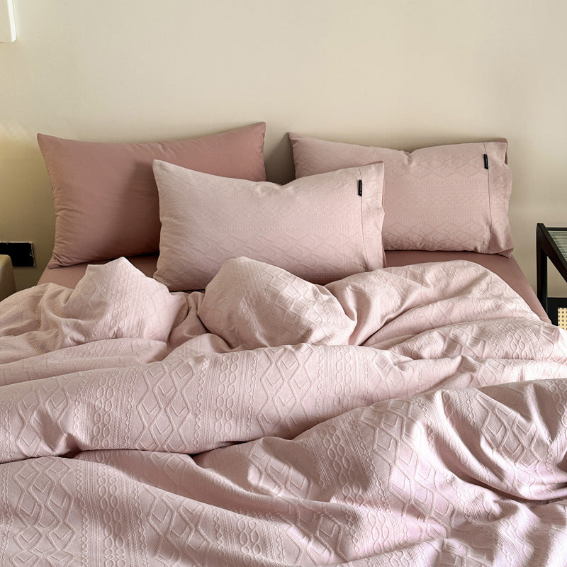 Reversible bedding set with fine cable pattern jacquard texture
