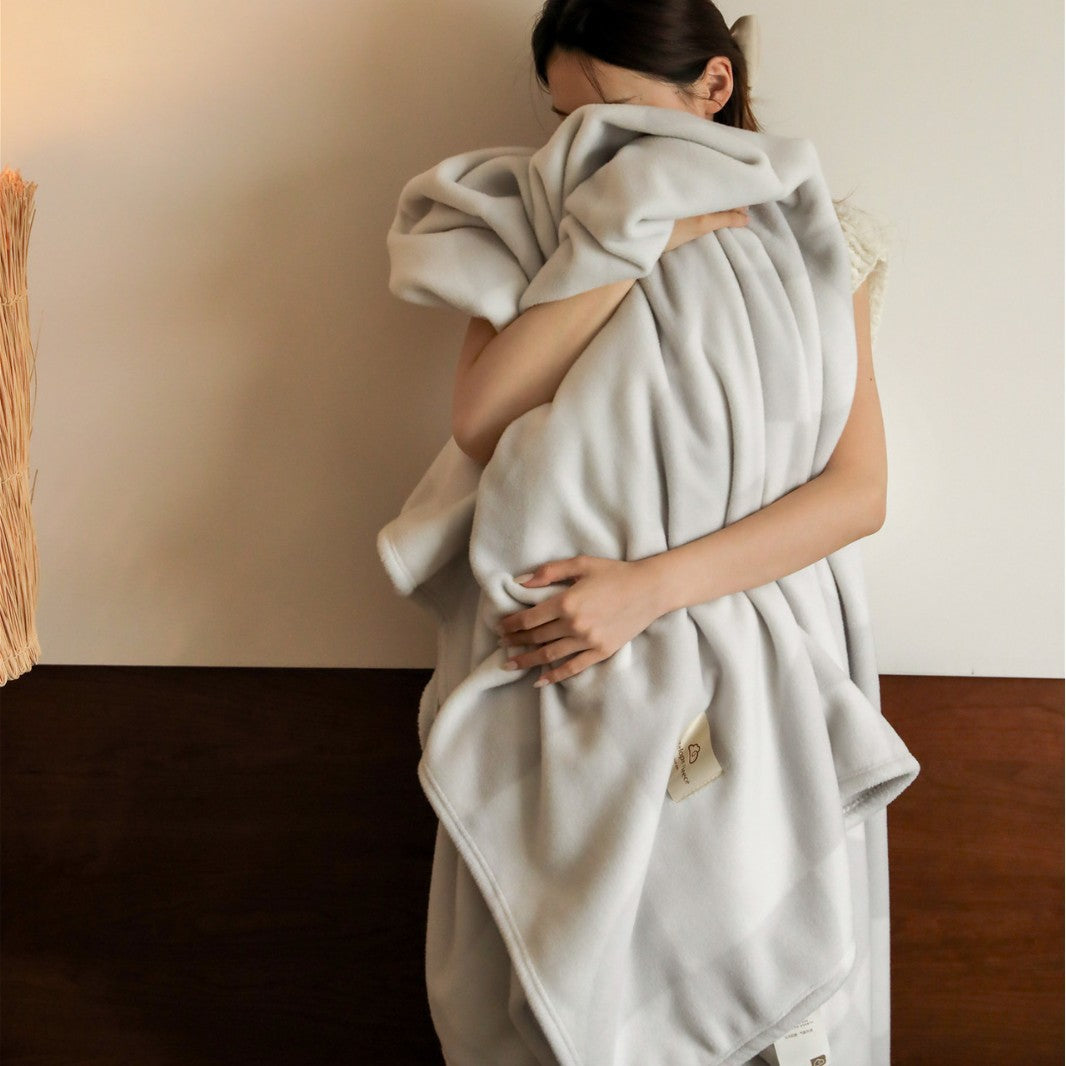 Oversized Plush Fleece Throw Blanket with Geometric Check Pattern