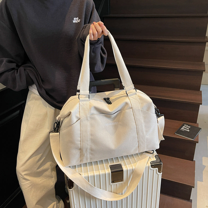 Sporty Weekend Bag With Ergonomic Carrying Options Stornfield