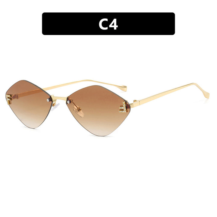 Women's geometric sunglasses in an extravagant design with gradient lenses Stornfield