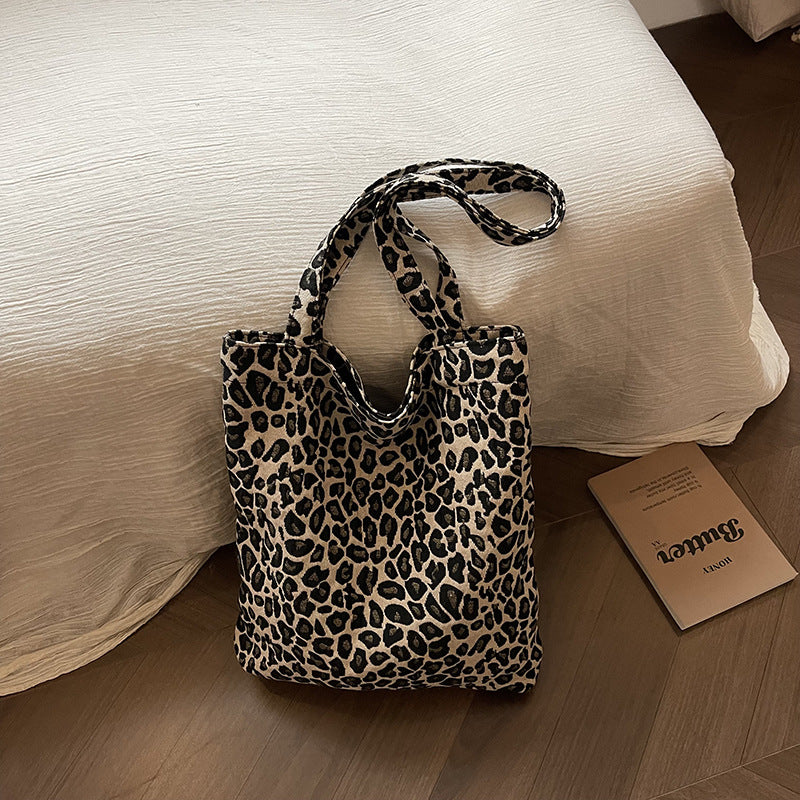 Chic Leopard Print Tote Bag