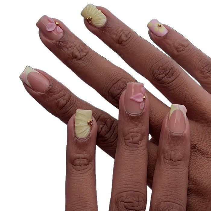 Artistic Flower-Embellished Press-On Nail Set Stornfield