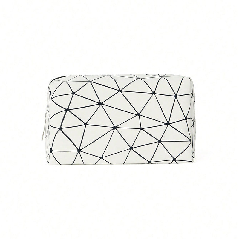 Practical cosmetic bag with 3D structure Stornfield