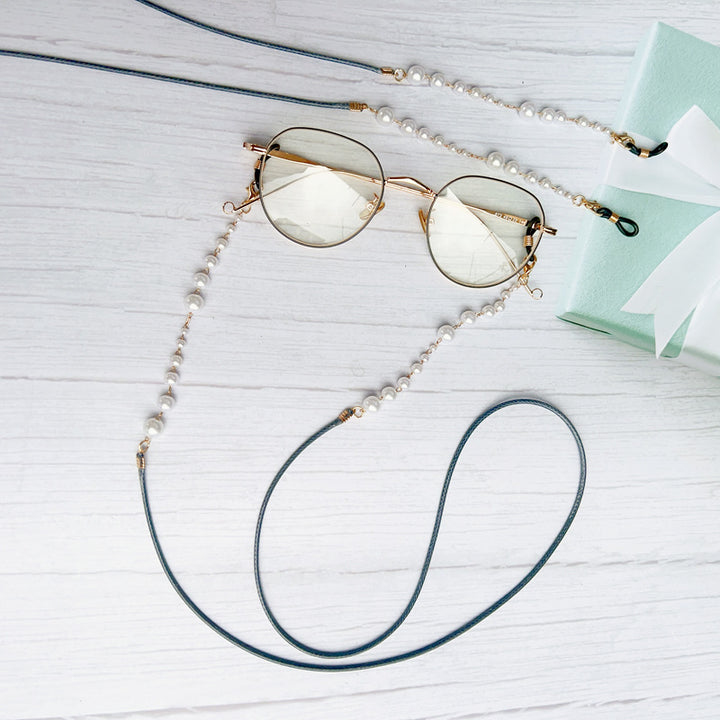 Pearl-Accented Eyewear Holder Chain Stornfield