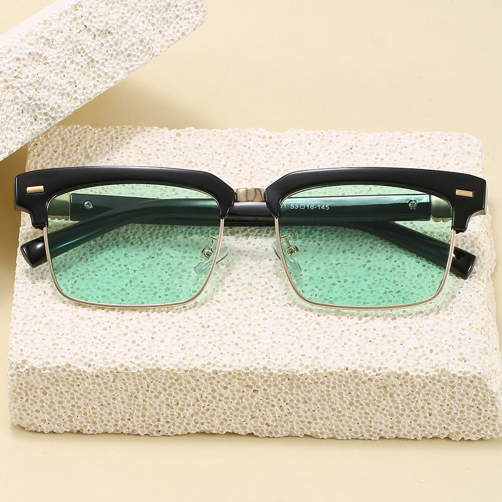 Fashion sunglasses with square frame and stylish design Stornfield