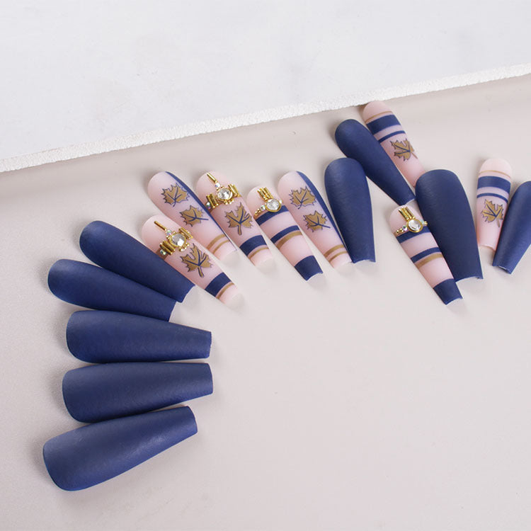Artificial nail set with elegant leaf design and matte finish Stornfield