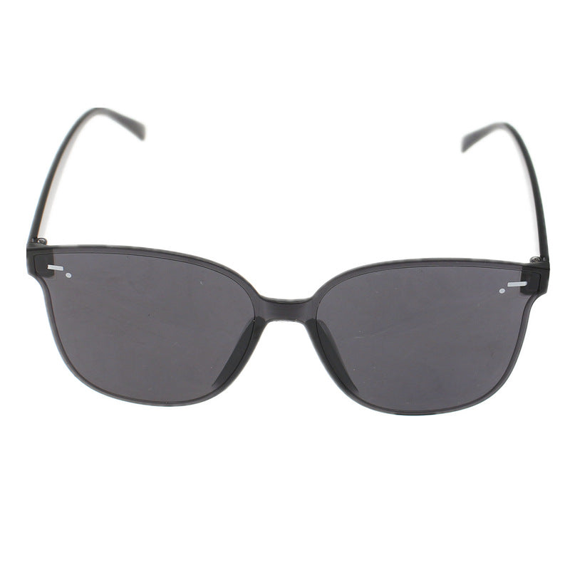 Ladies Cat-Eye Sunglasses with Elegant Design Stornfield