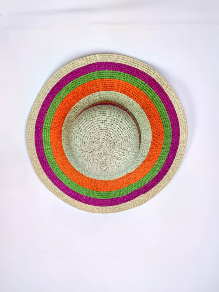 Summery beach bag and sun hat Stornfield