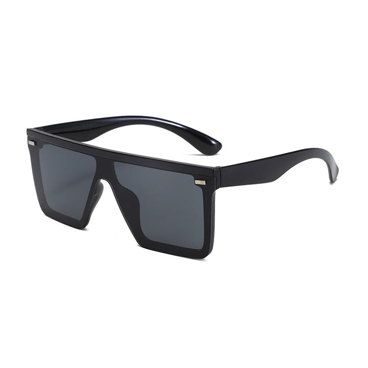 Women's Sporty Oversized Sunglasses with Modern Frame Stornfield