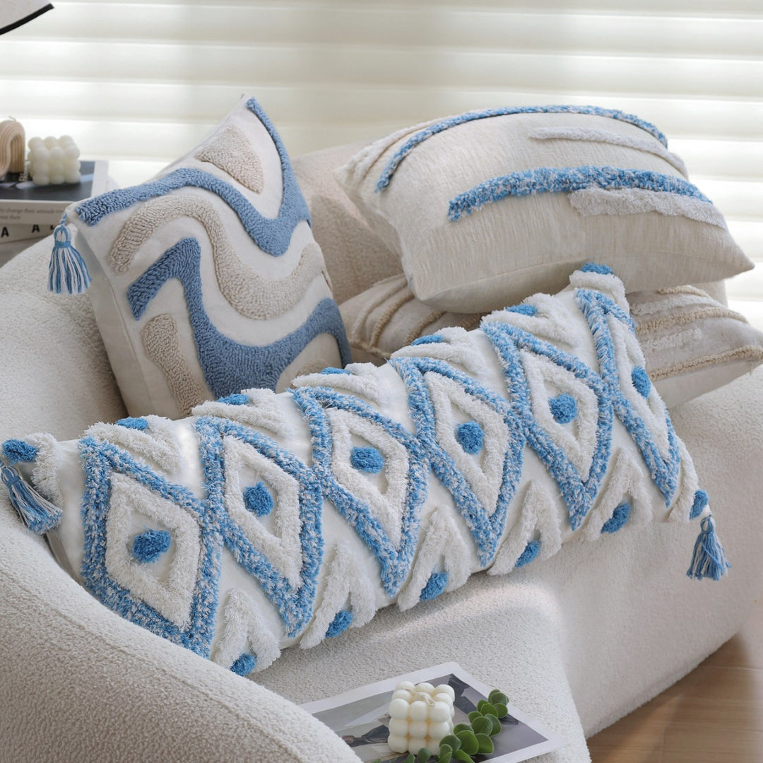 Decorative cushion with geometric pattern