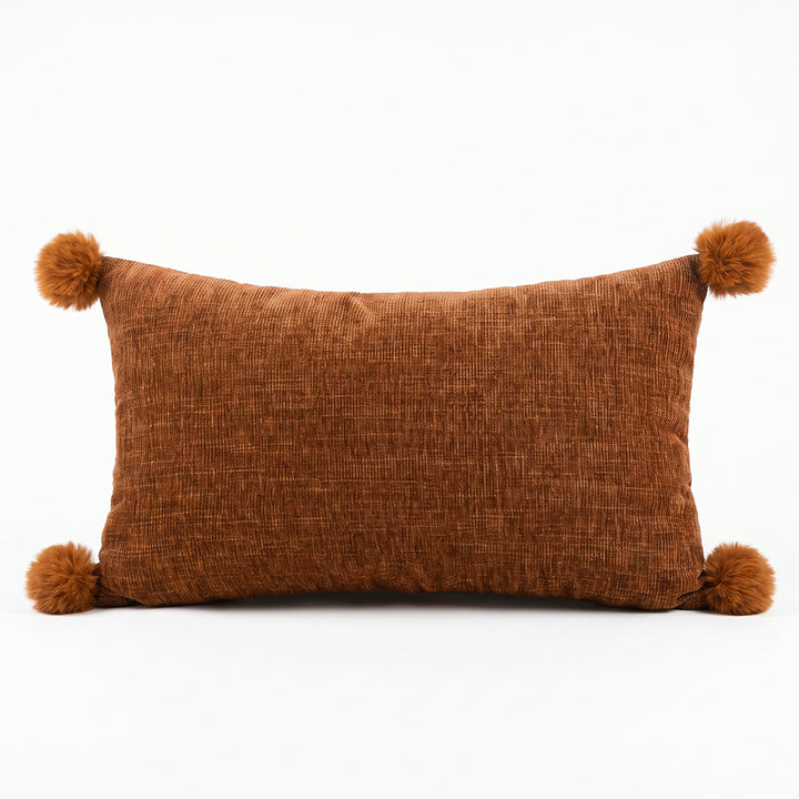 Decorative cushion with tassels