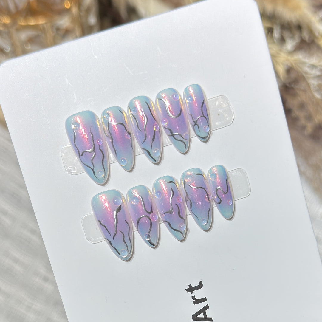 Iridescent Press-On Nail Set Stornfield