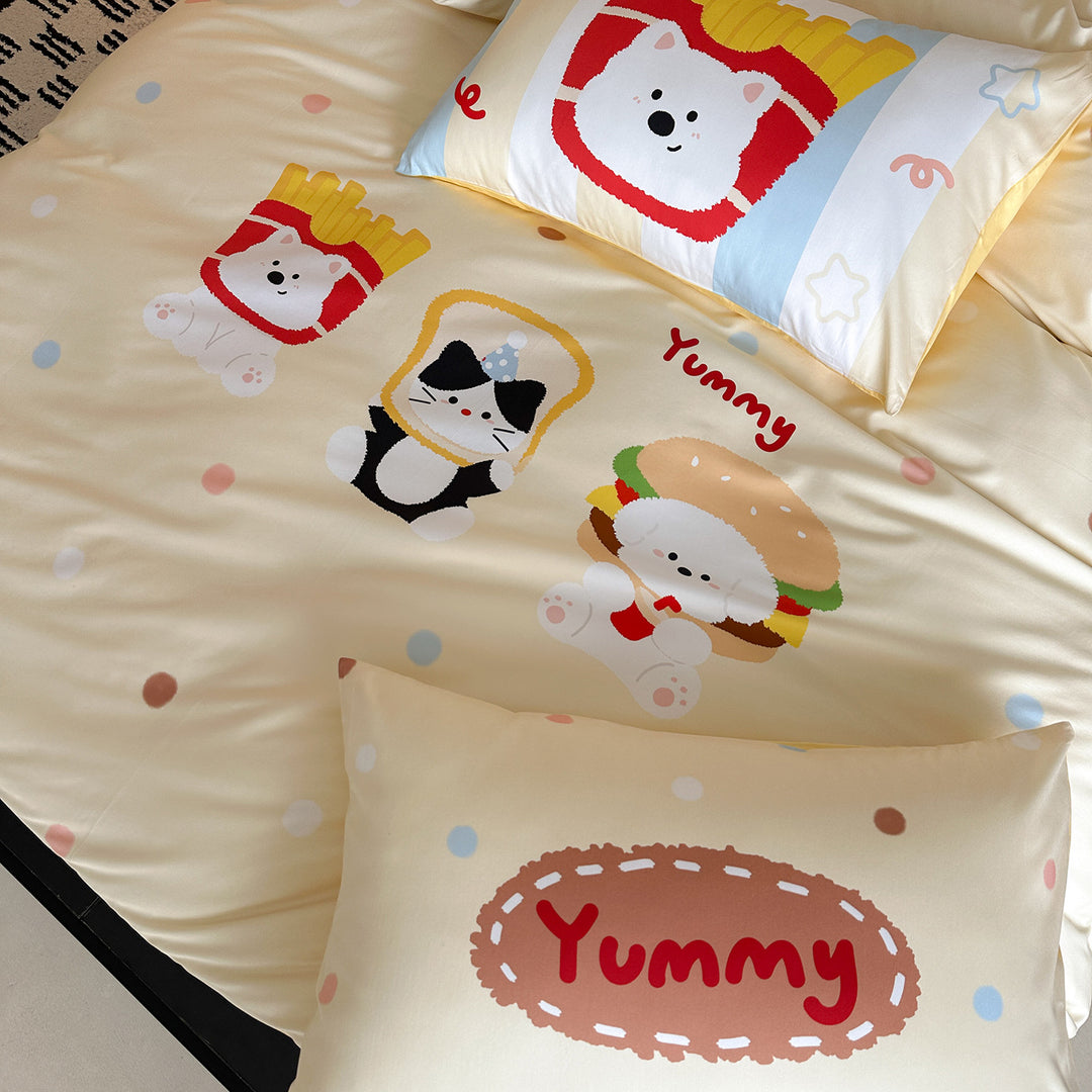 Bedding set with check pattern and playful dog print