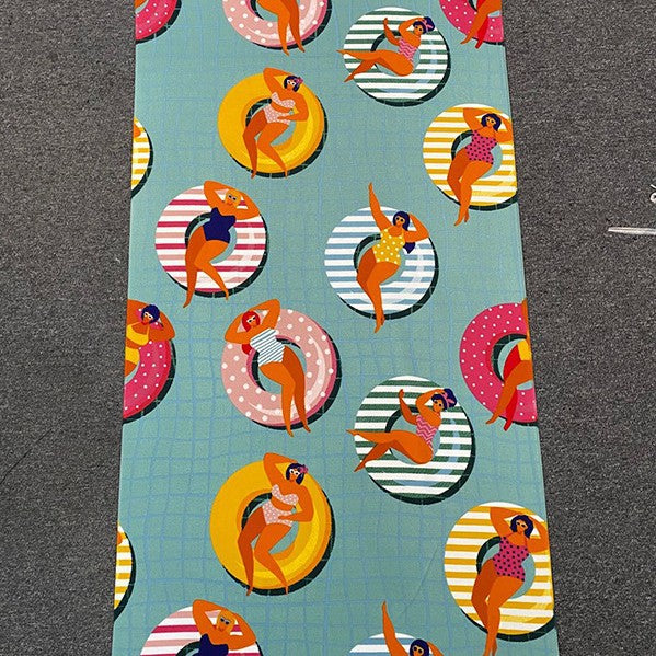 Beach towel with tropical flamingo design Stornfield