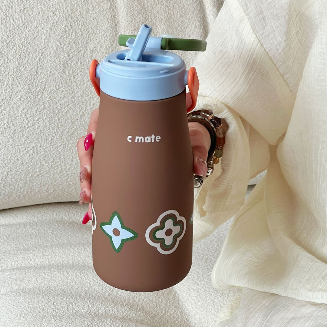 Women's ergonomic water bottle with practical carrying handle Stornfield