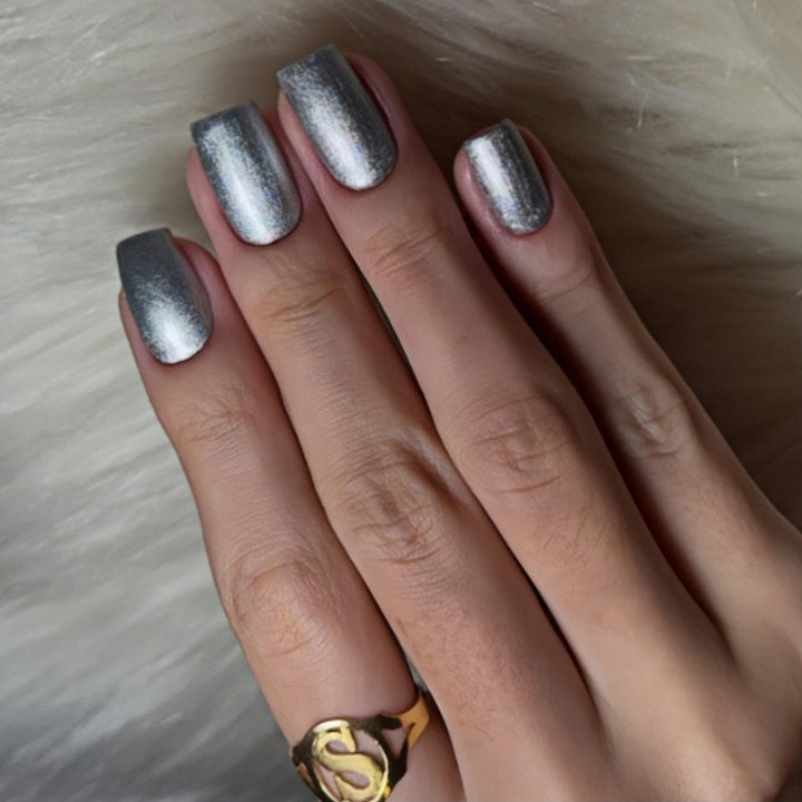 Shimmering Metallic Press-On Nail Set Stornfield