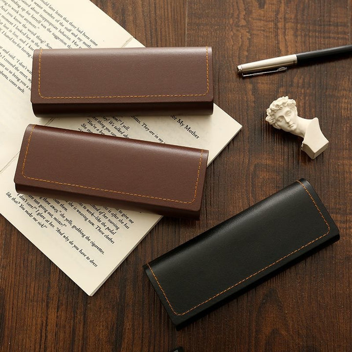 Elegant glasses case made of premium leather Stornfield
