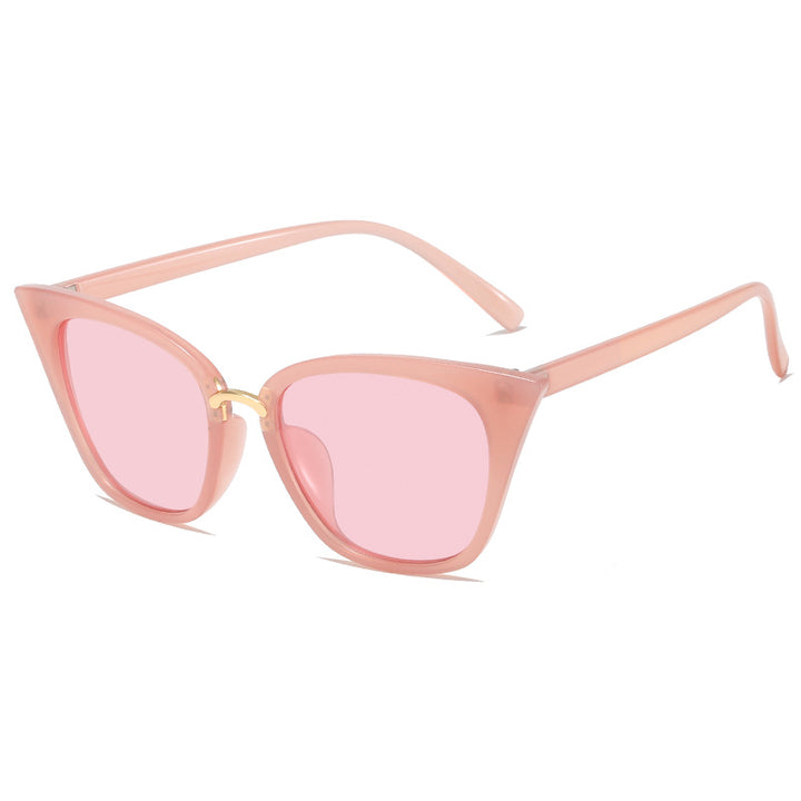 Ladies fashionable sunglasses with striking design Stornfield