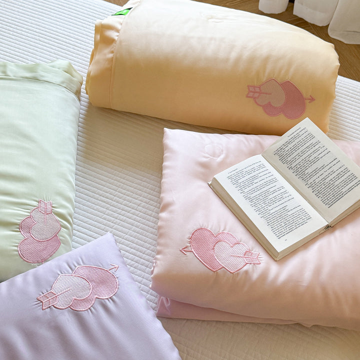 Quilted Paisley Matelassé Bedspread and Pillow Sham Set
