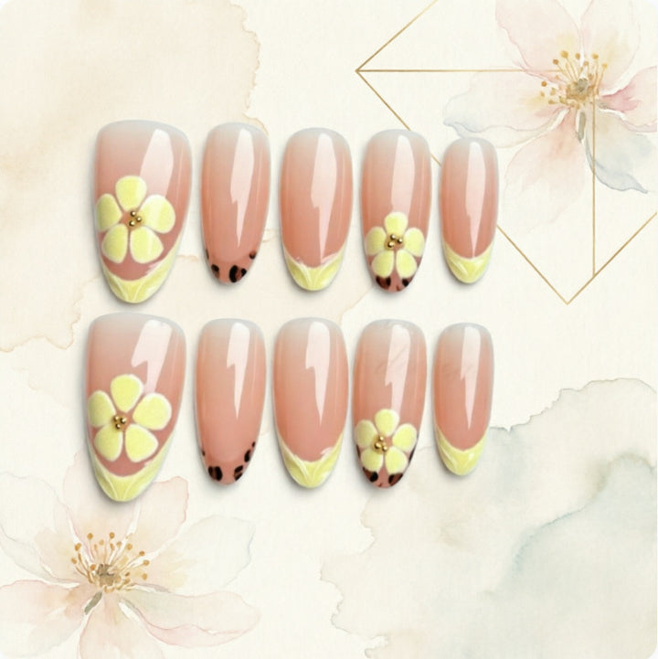 Artificial nail with floral motif Stornfield