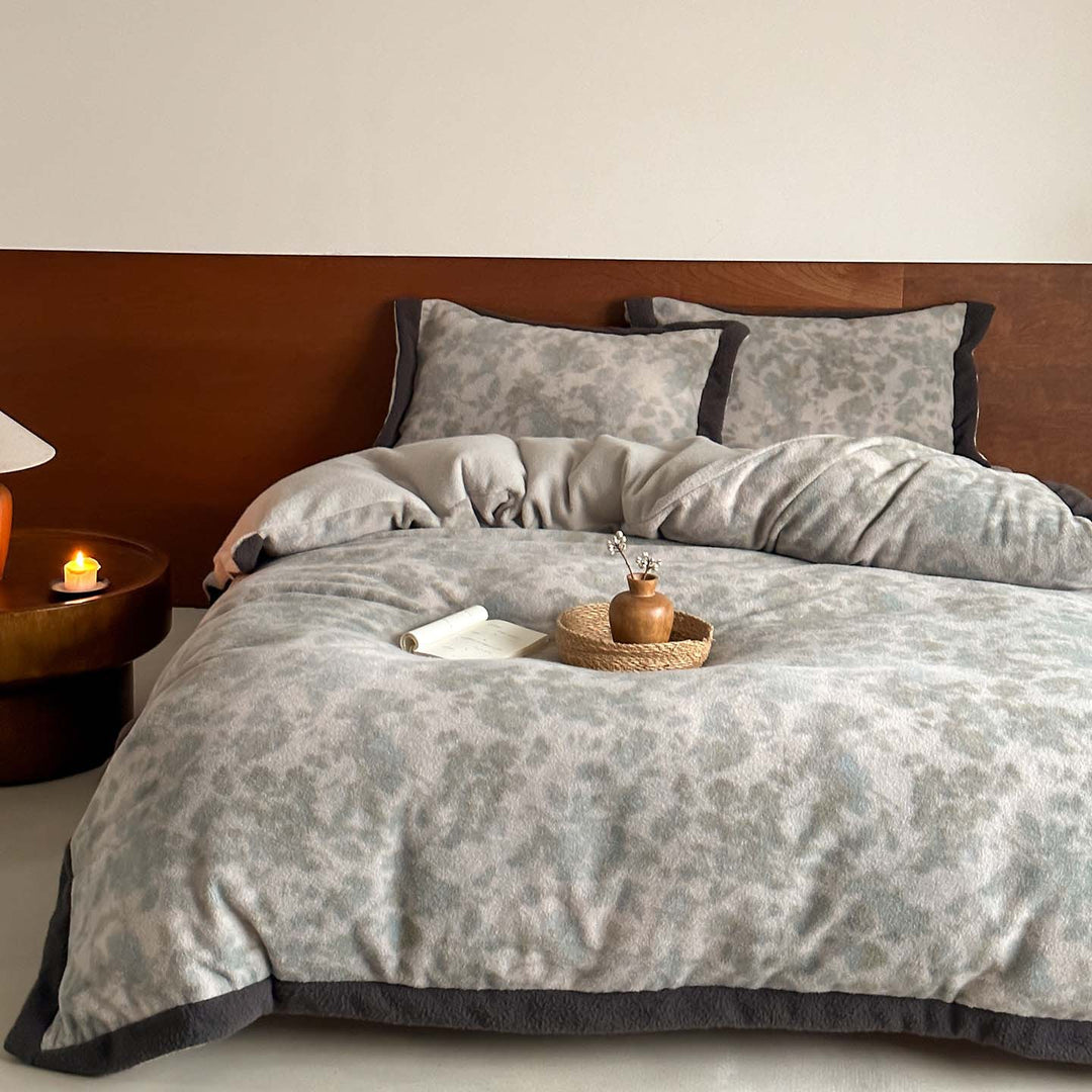 Reversible Brushed Microfiber Duvet Cover Set with Hidden Closure & Contrast-Trim Pillow Shams