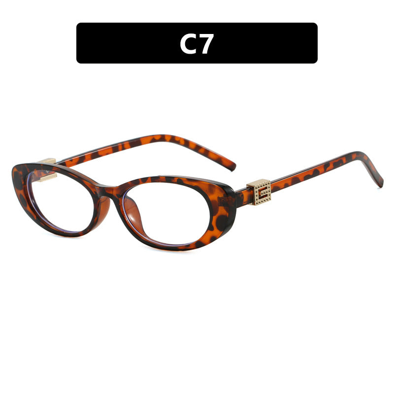 Women elegant Cat-Eye sunglasses with fine accents Stornfield