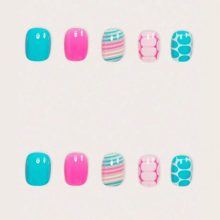 Nail set with playful patterns Stornfield
