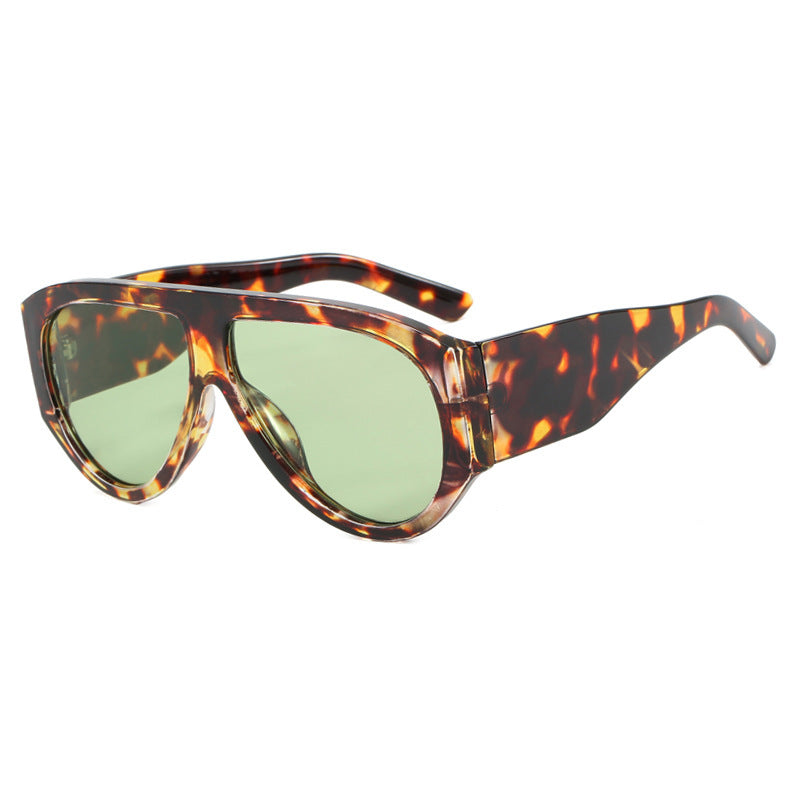 Women extravagant oversized sunglasses with angled frame Stornfield