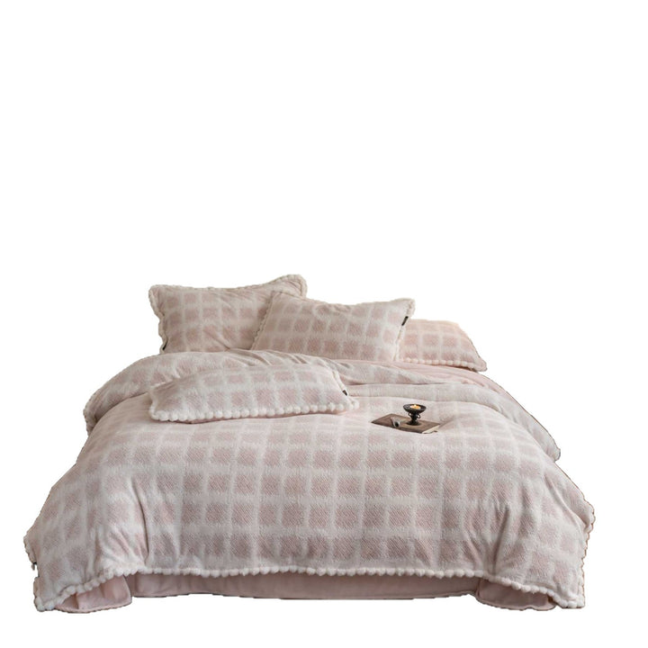 Quilted cotton Sherpa bedding set with floral embroidery structure