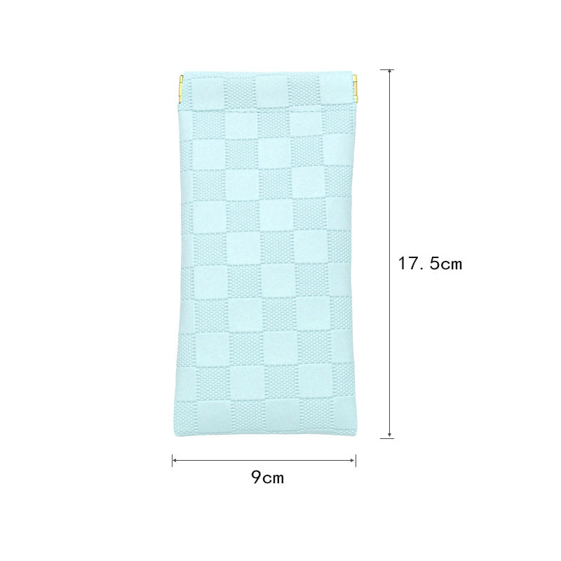 Fashionable Checkered Pouch Stornfield