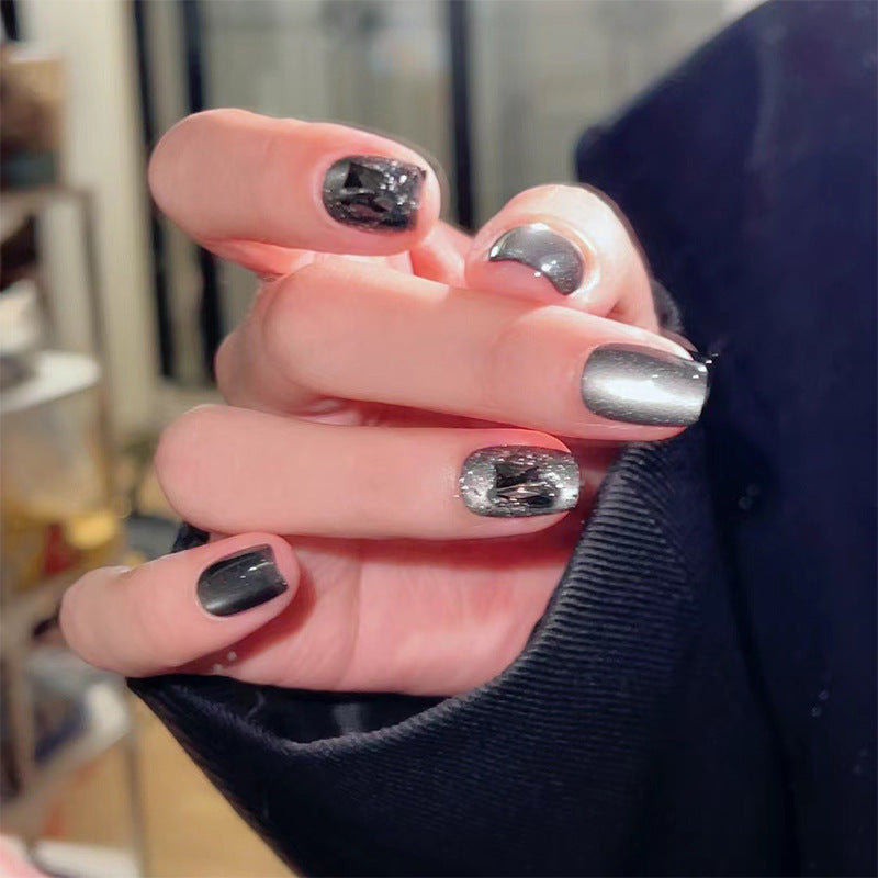 Artificial nails with trendy metallic design Stornfield