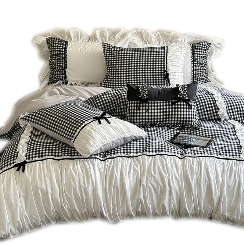 Bedding set made of cotton blend with Vichy check, gathered ruffle and velvet bows