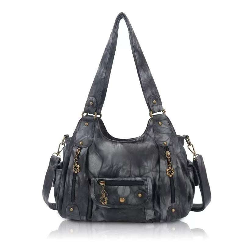 Fashionable shoulder bag with elegant details Stornfield