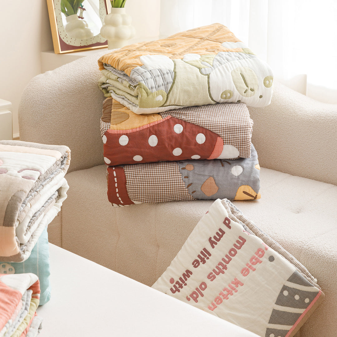 Quilted Cotton Bedding Comforter with Appliqué Bears