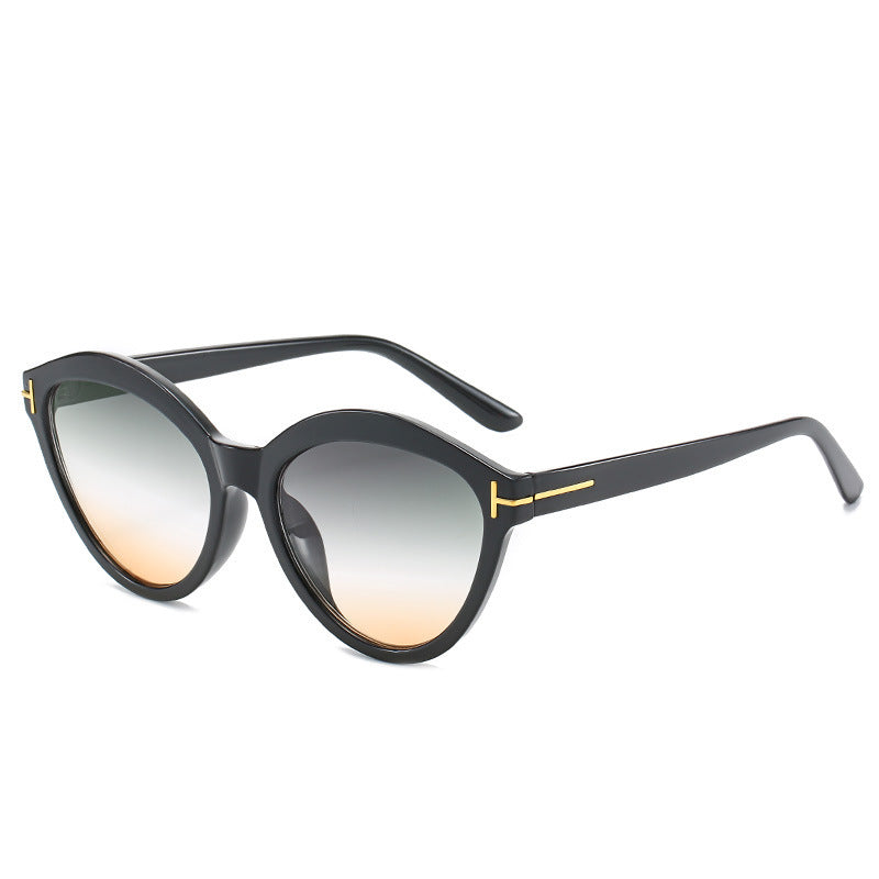 Elegant Oversized Cat-Eye Sunglasses Stornfield