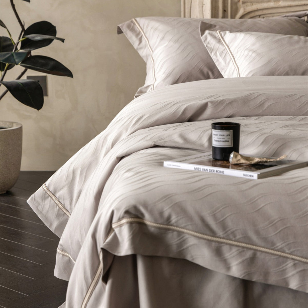 Wave-Textured Jacquard Duvet Cover Bedding Set with Piped Hem