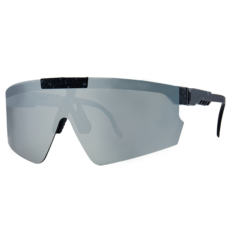 Women's sport sunglasses in modern design with large lenses Stornfield