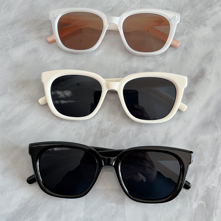 Women’s fashionable square sunglasses with UV protection filter and sturdy frame Stornfield