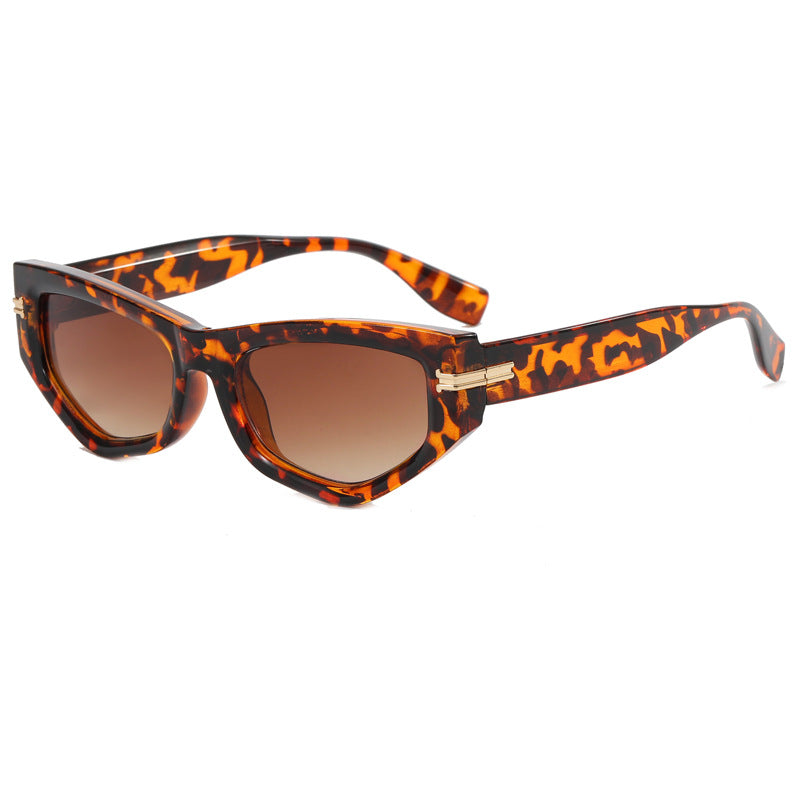 Women's trendy Cat-Eye sunglasses with painted frame and accentuated metal details Stornfield