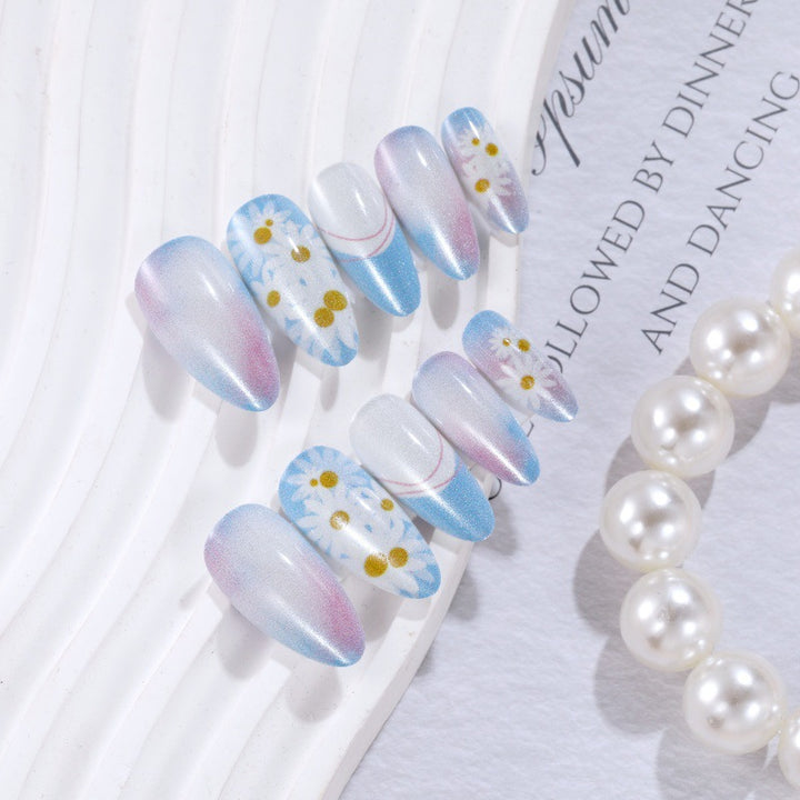 Nail art with floral designs Stornfield